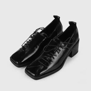 Korean Loafer Heel in Black Cracked Leather • 39